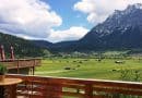 Lifestylehotel MOHR life resort: Terrasse mit Blick auf das Moos und die Zugspitze
