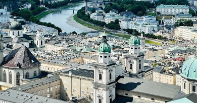 Der Fluß Salzach fließt mitten durch Salzburg