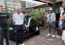 Gründer und CEO Konrad Irlbacher (re) begrüßt gemeinsam mit Sohn Konrad (li) die Gäste bei der Trendvorstellung 2024