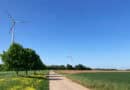 HOHE STRASSE Wo weite Felder, Windräder und ein endloser Horizont den Weg säumen wird auch 2025 wieder das Hohe Straße Fest gefeiert.