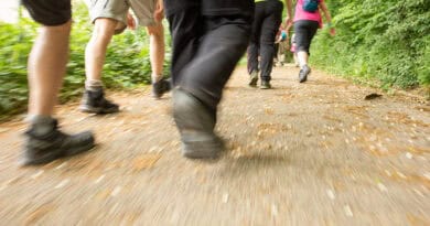 Megamarsch vs. Mammutmarsch: Zwei Wanderwelten im Vergleich