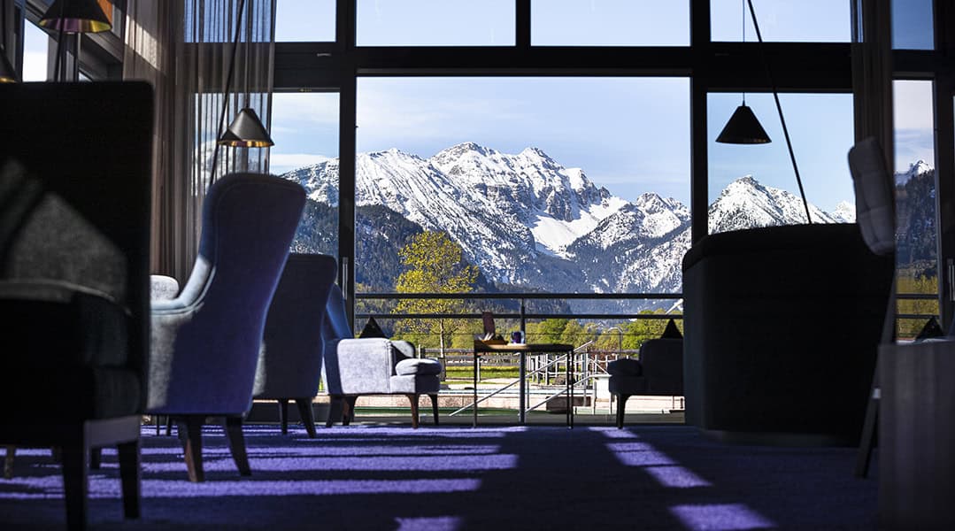 Blick aus dem Hotel auf die Bergwelt rund um Schwangau.