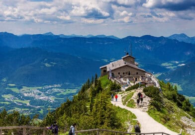 Historisches Kehlsteinhaus am Obersalzberg bei Berchtesgaden vor dem Großbrand im Oktober 2026.