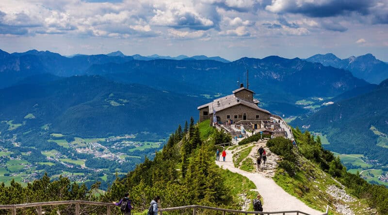 Historisches Kehlsteinhaus am Obersalzberg bei Berchtesgaden vor dem Großbrand im Oktober 2026.